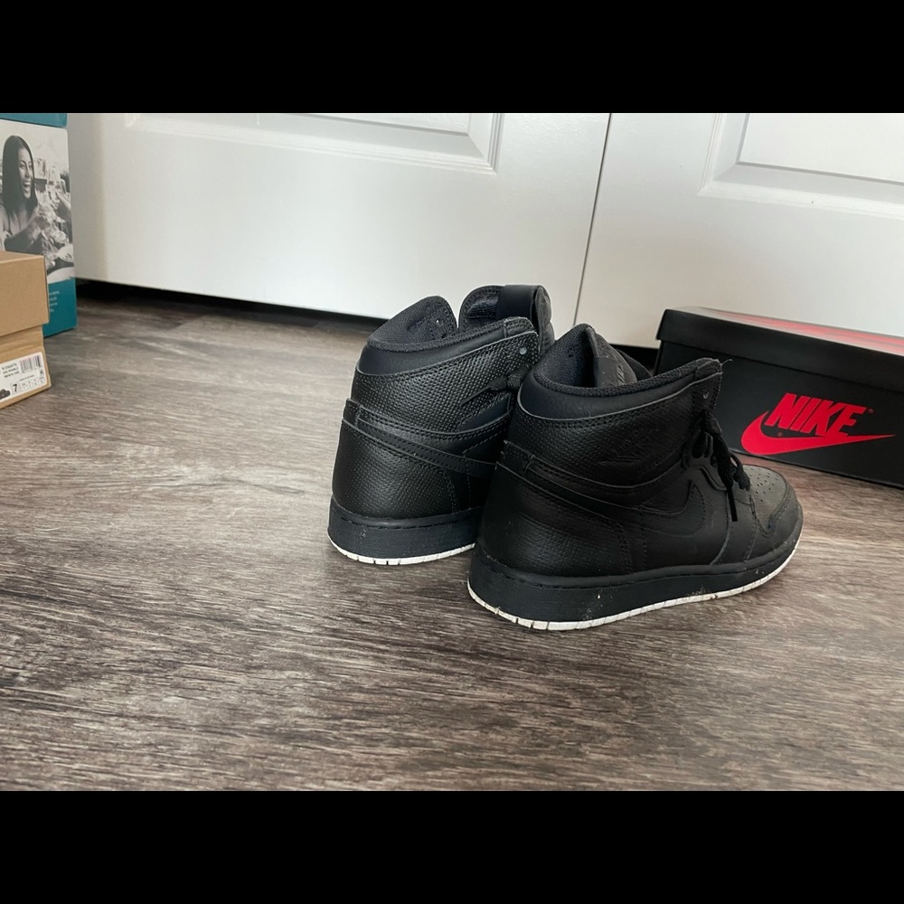 Nike Air Jordan 1; 5Y
